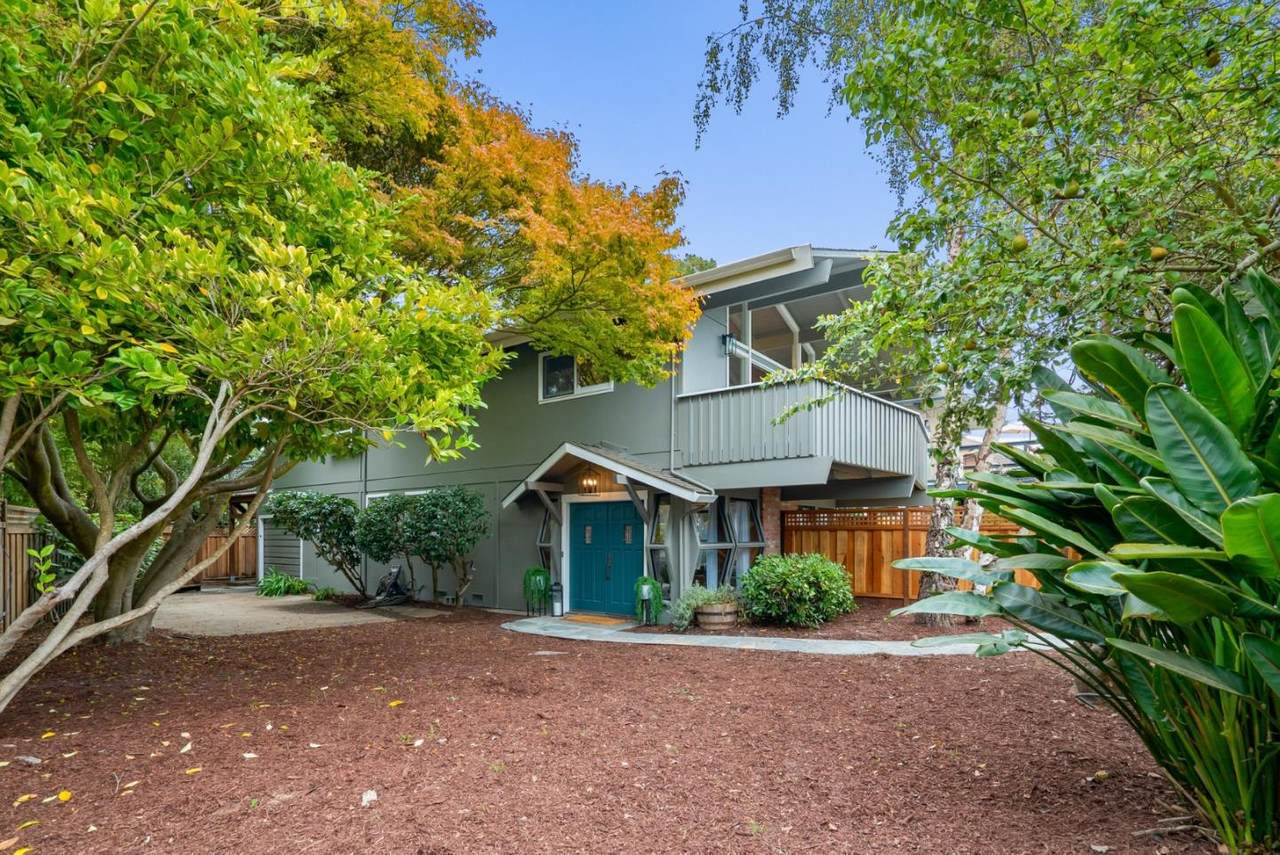 215 Martin Dr - Photo 1