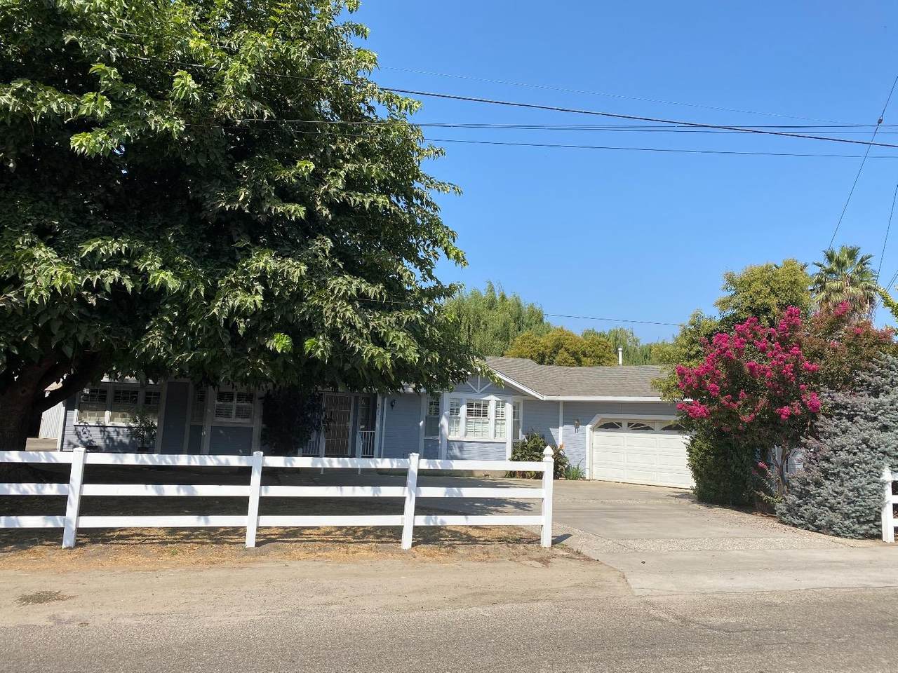 1501 Grimes Ave - Photo 1