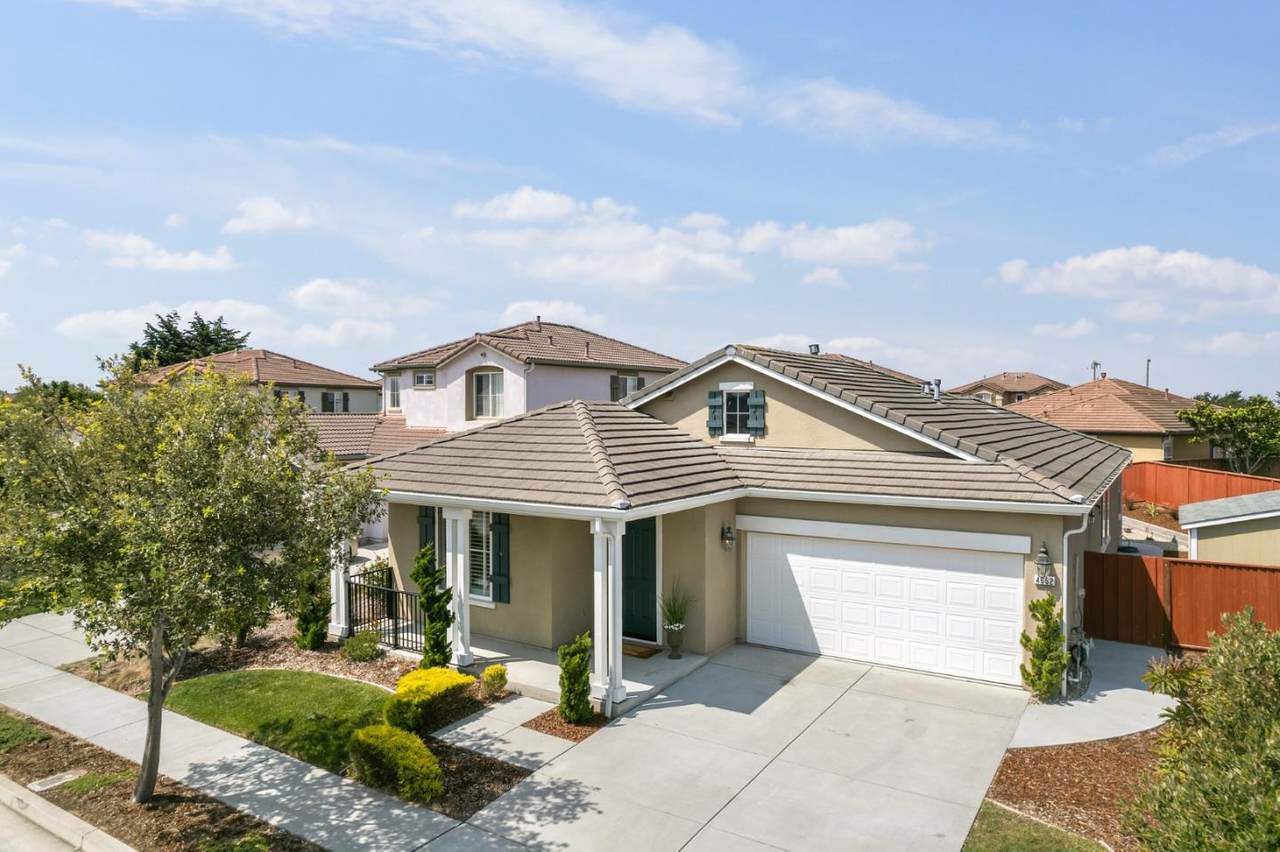 4652 Sea Breeze Ct - Photo 1