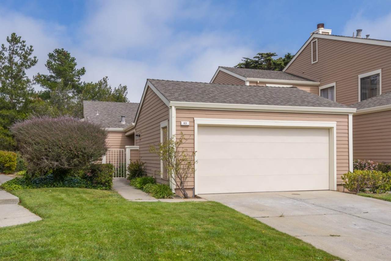 43 Crown Cir - Photo 1
