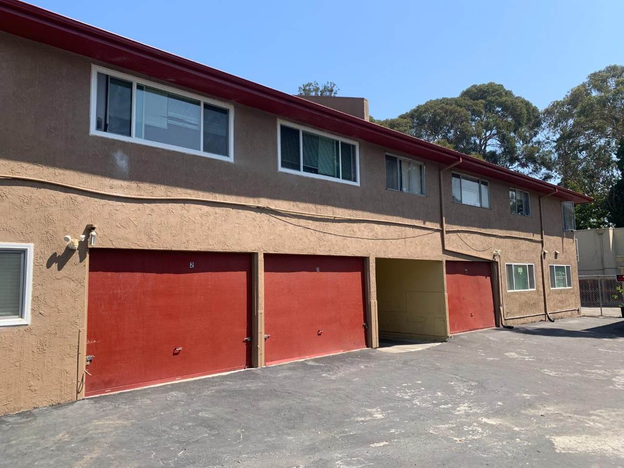 3269 Lynde St - Photo 1