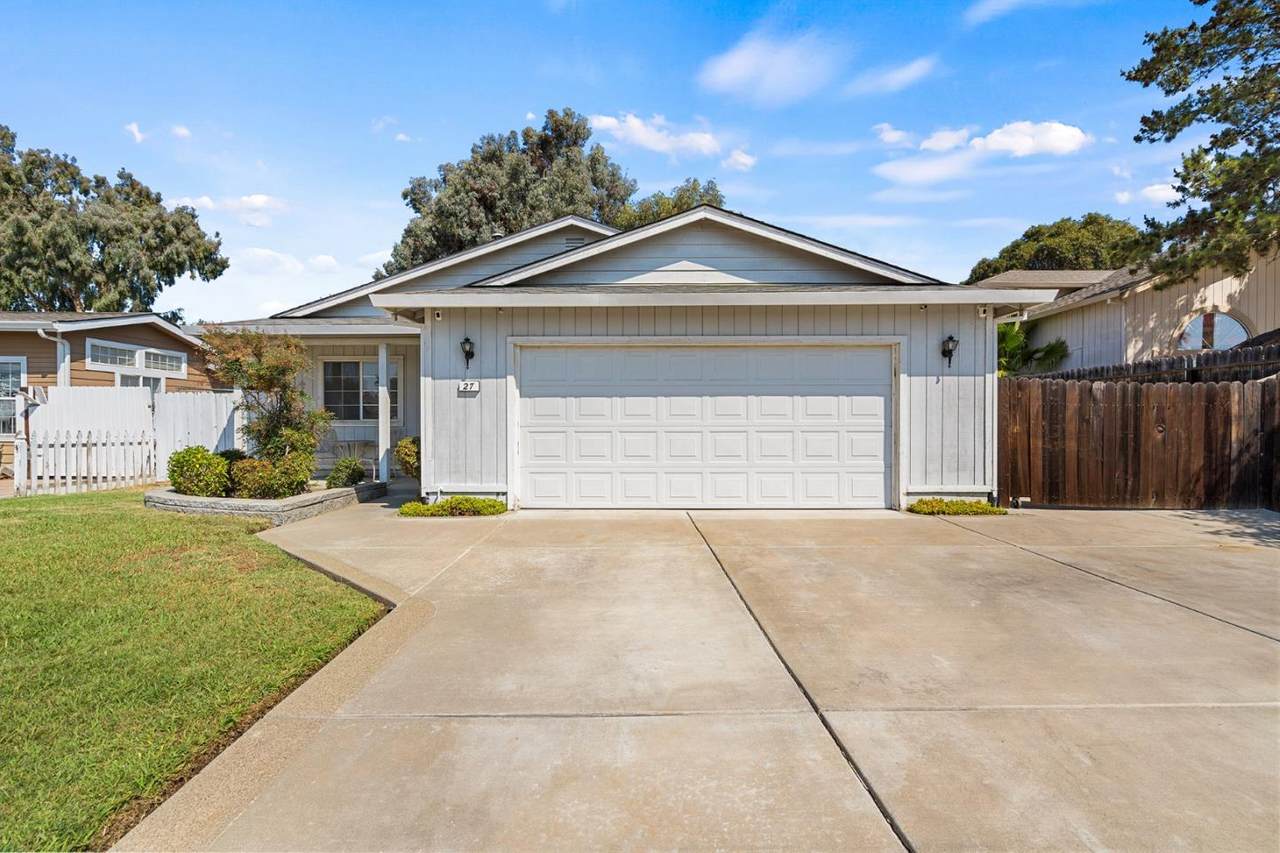 27 Lake Dr - Photo 1