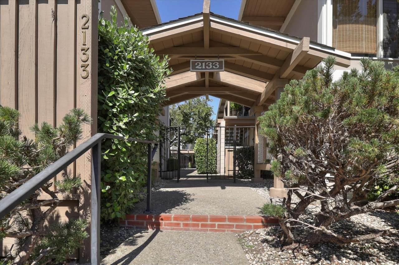2133 Donald Dr 18 - Photo 1