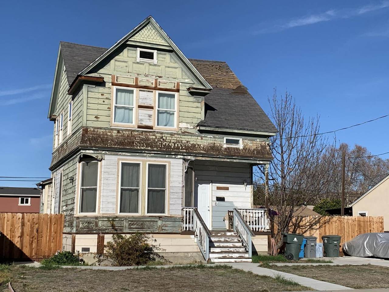 786 5th St - Photo 1