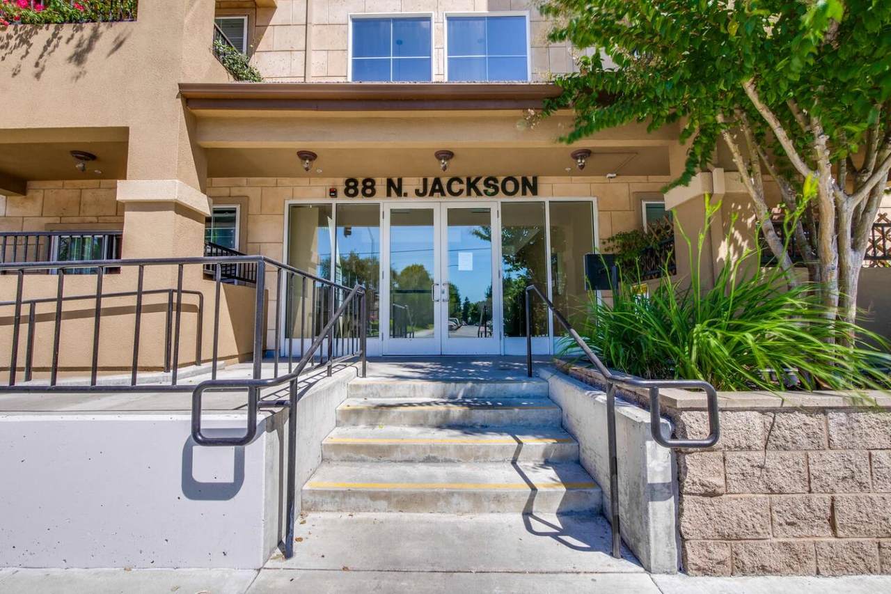 88 Jackson Ave 317 - Photo 1