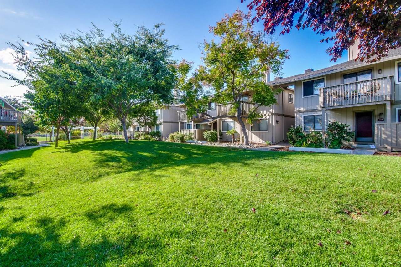 18949 Sara Park Cir - Photo 1