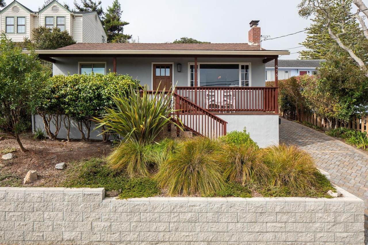 675 Spencer St - Photo 1