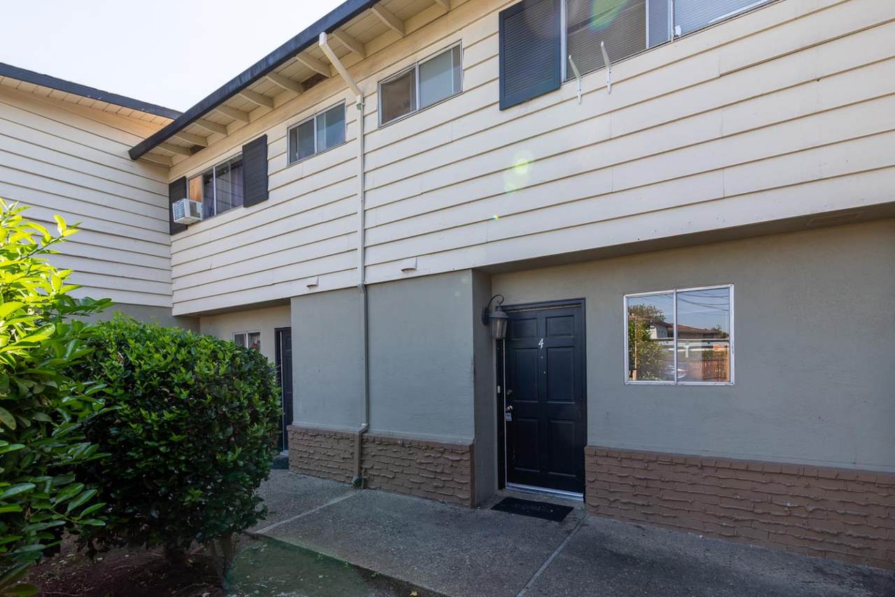 1560 Adelaide St 4 - Photo 1
