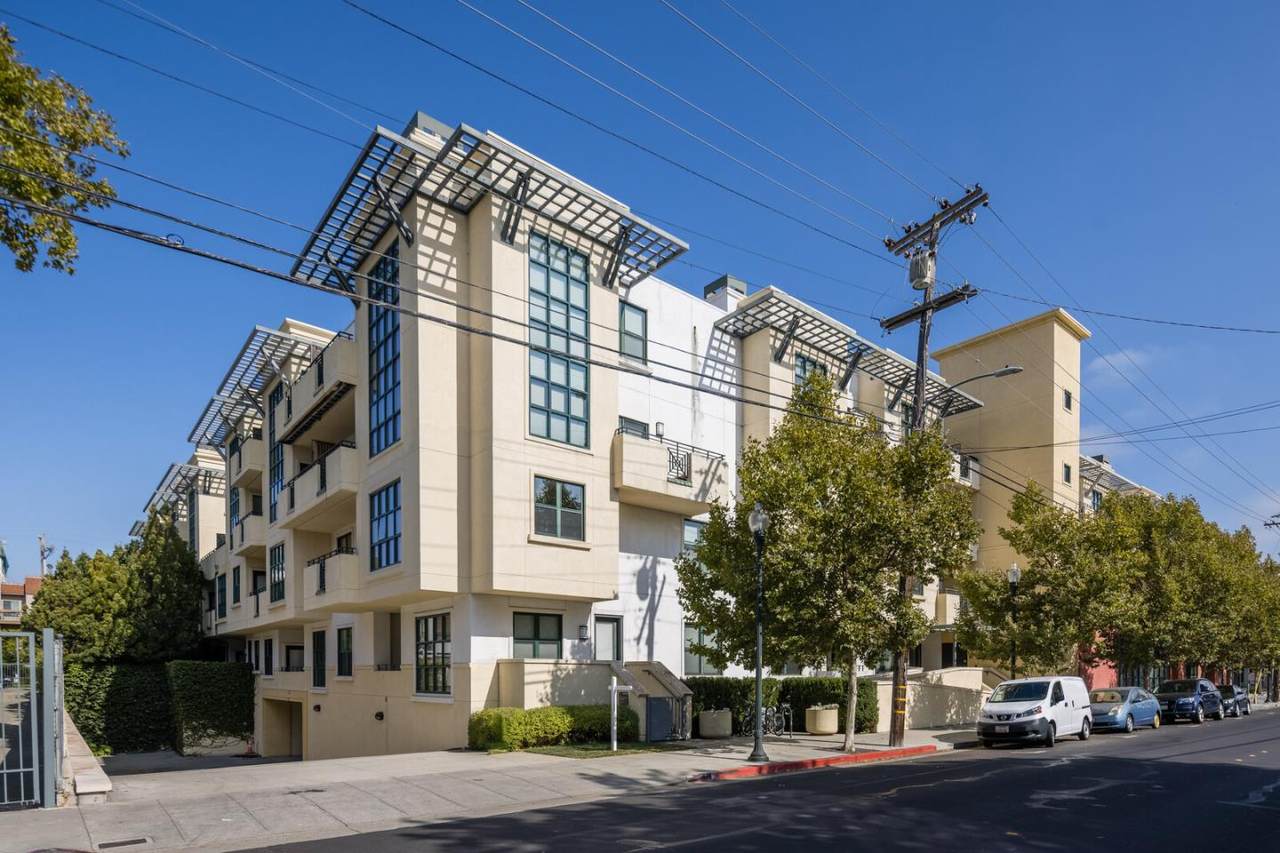 225 9th Ave 209 - Photo 1