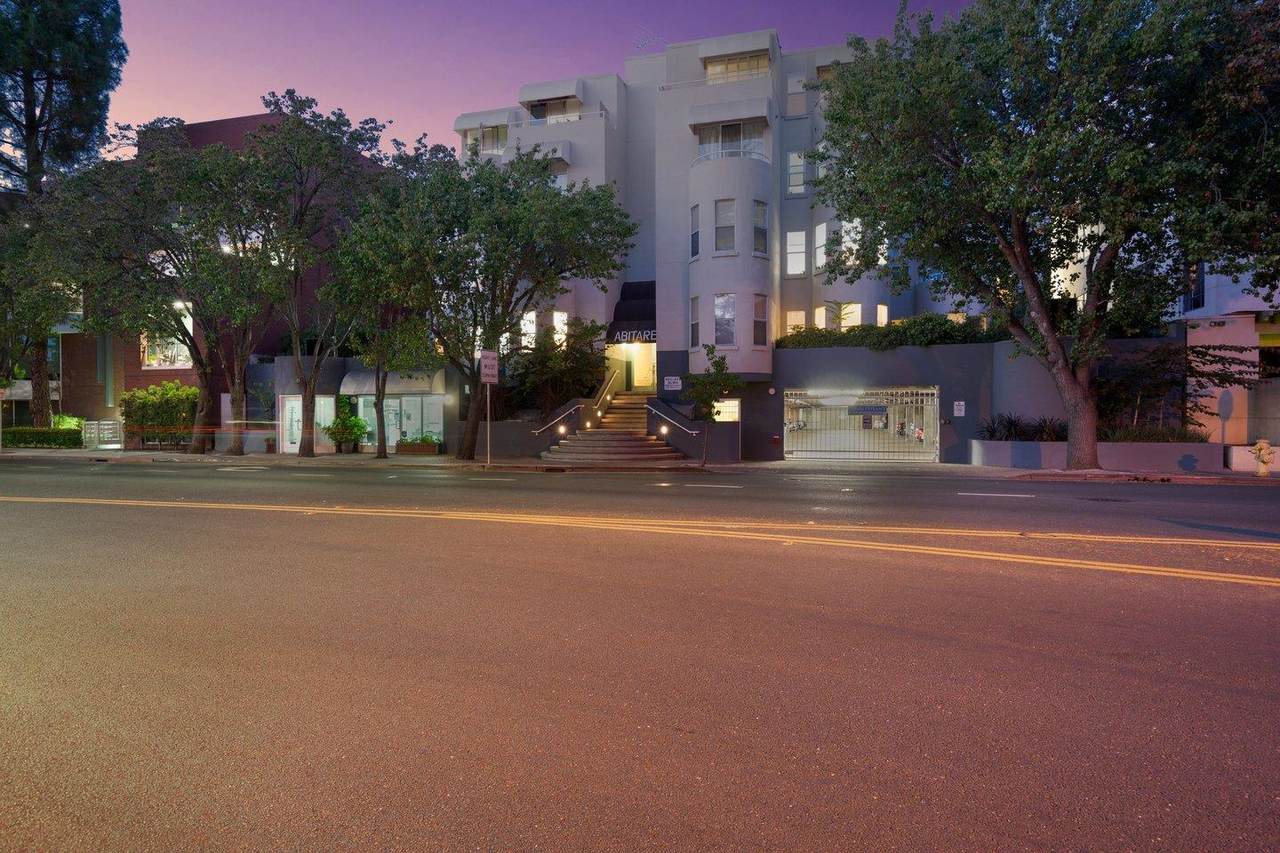 425 Alma St 109 - Photo 1