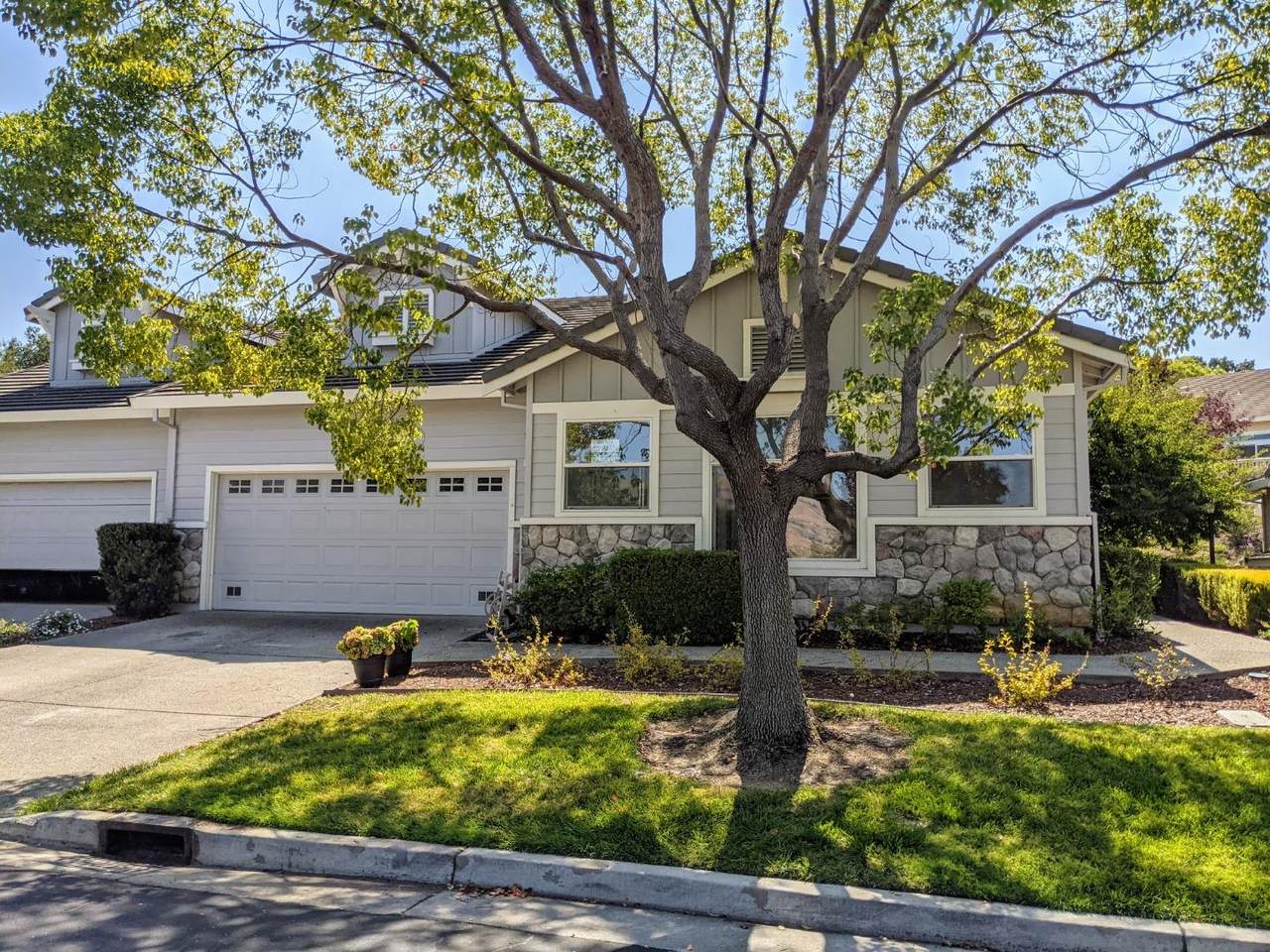 2068 Folle Blanche Dr - Photo 1