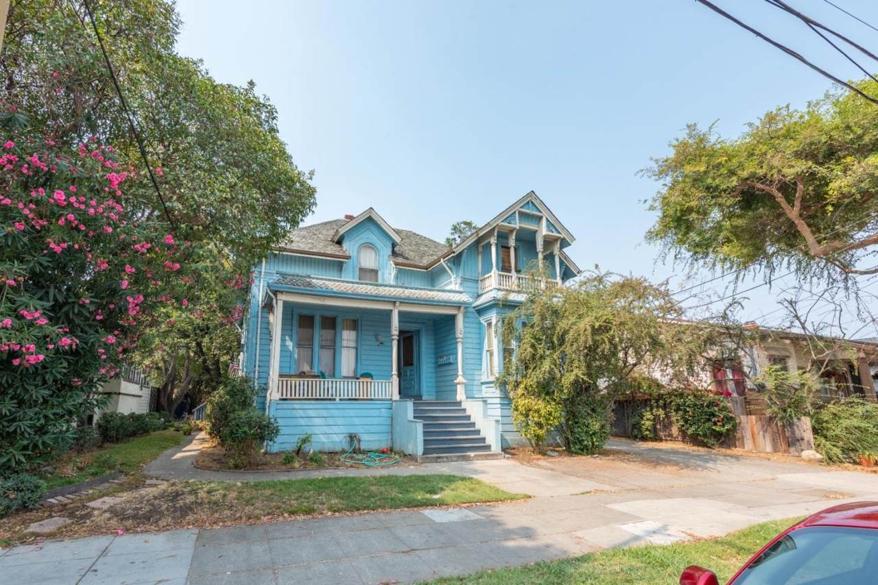 139 6th St - Photo 1