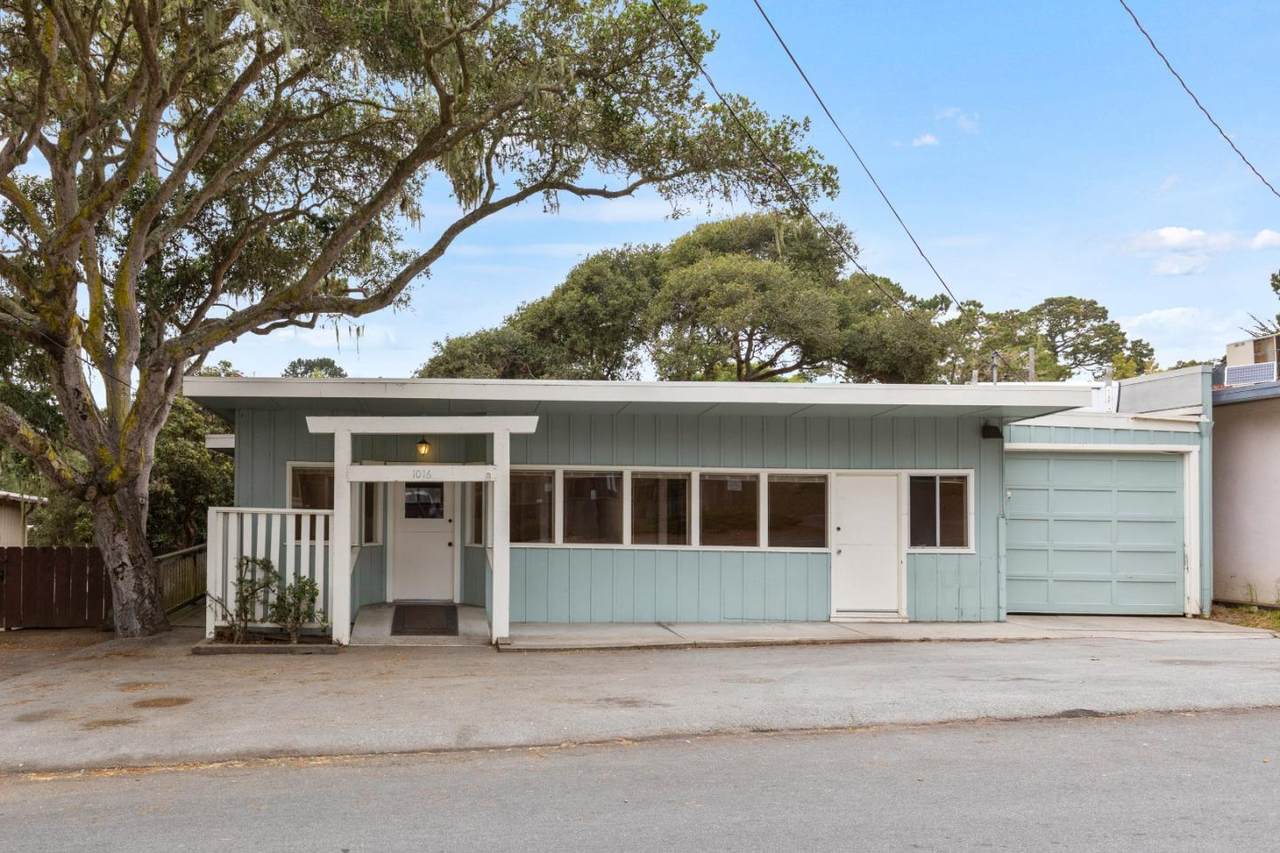 1016 Austin Ave - Photo 1