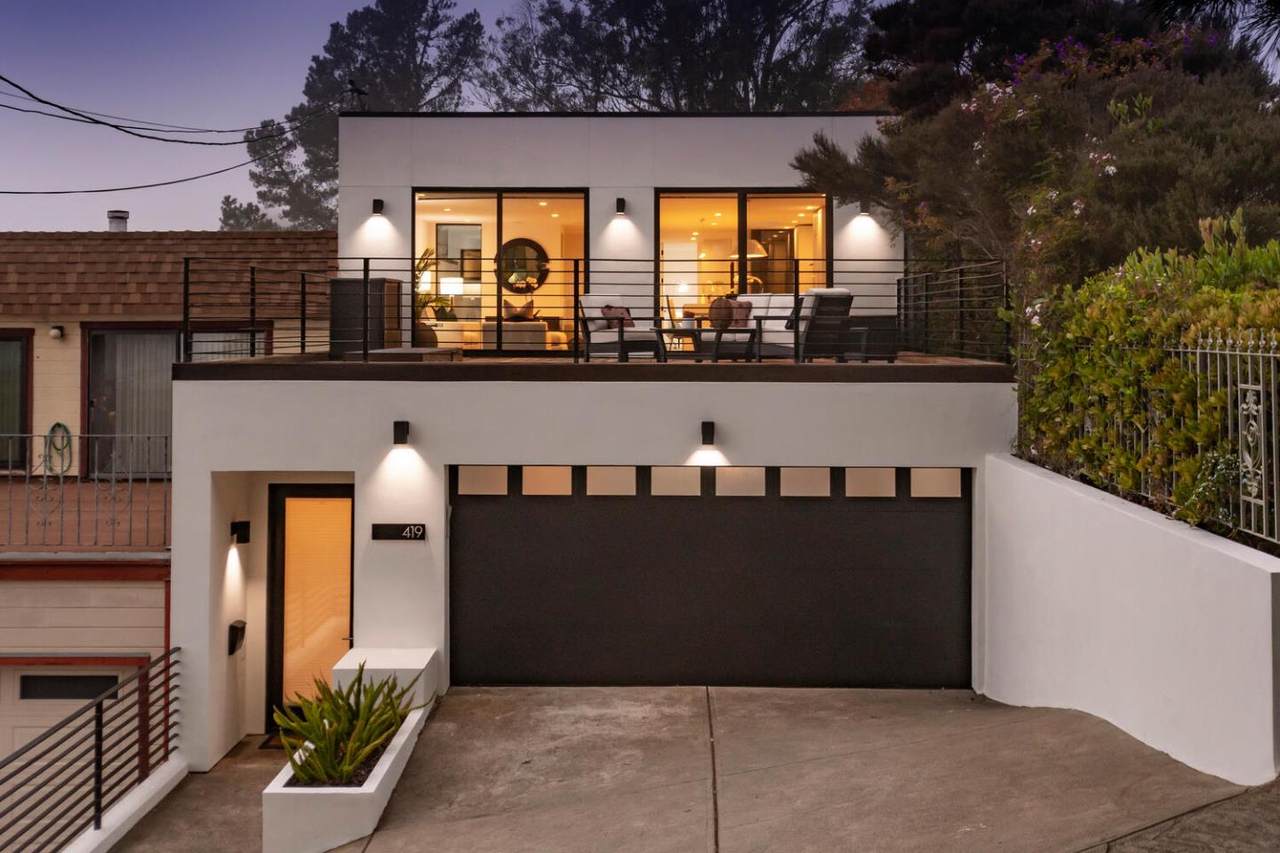 419 Baden St - Photo 1