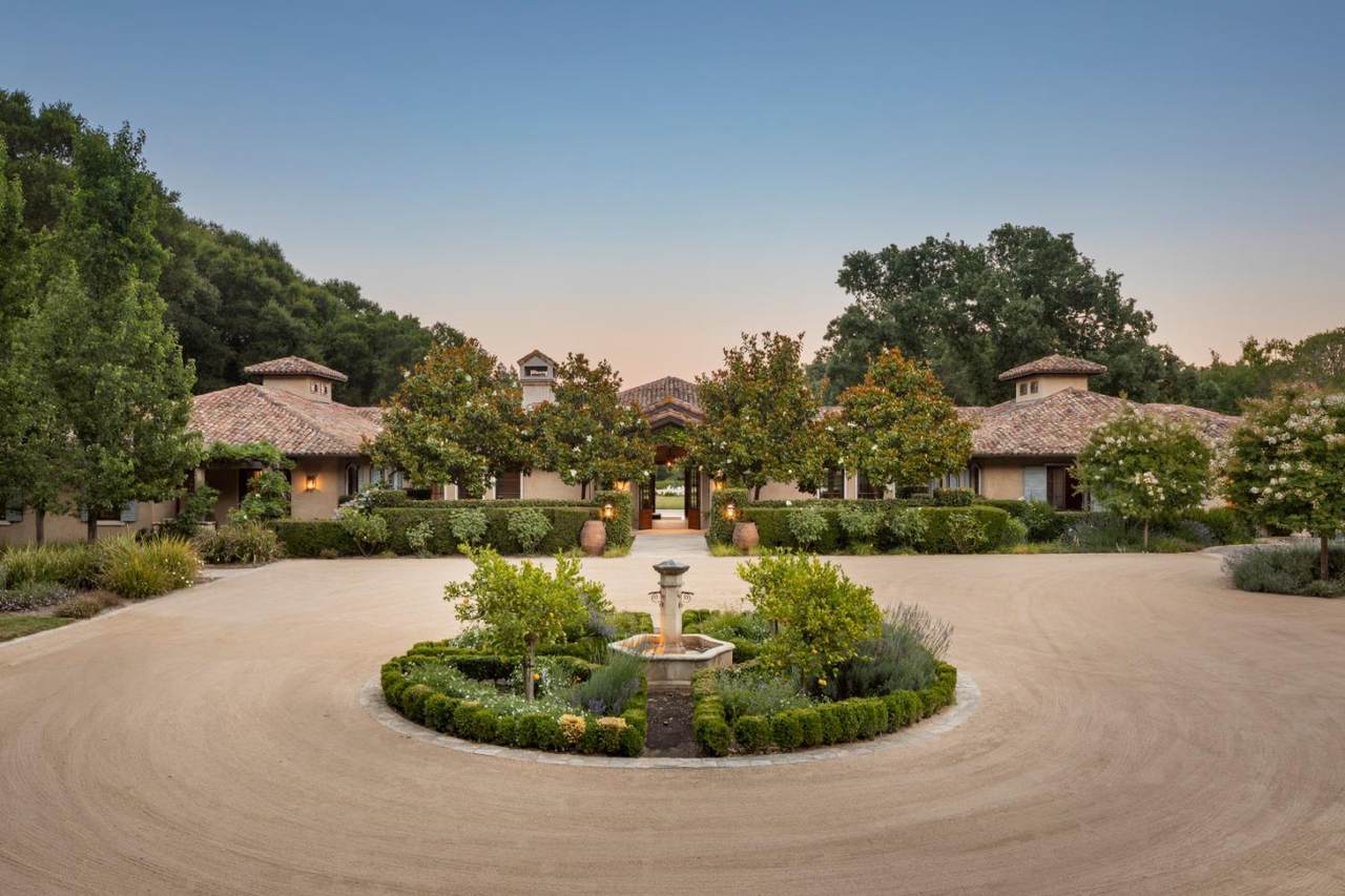 3 Bridle Ln - Photo 1