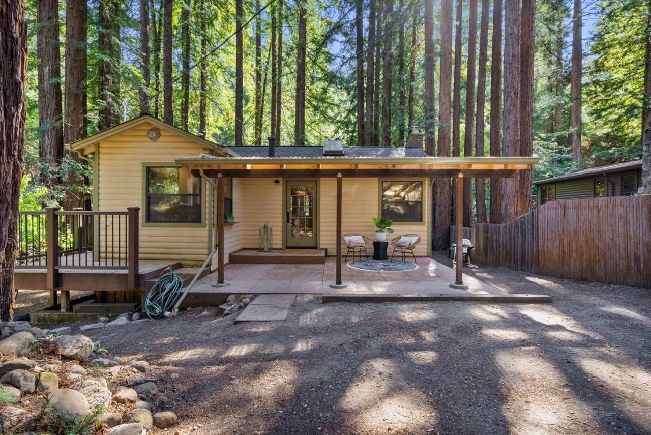 925 Creek Dr - Photo 1