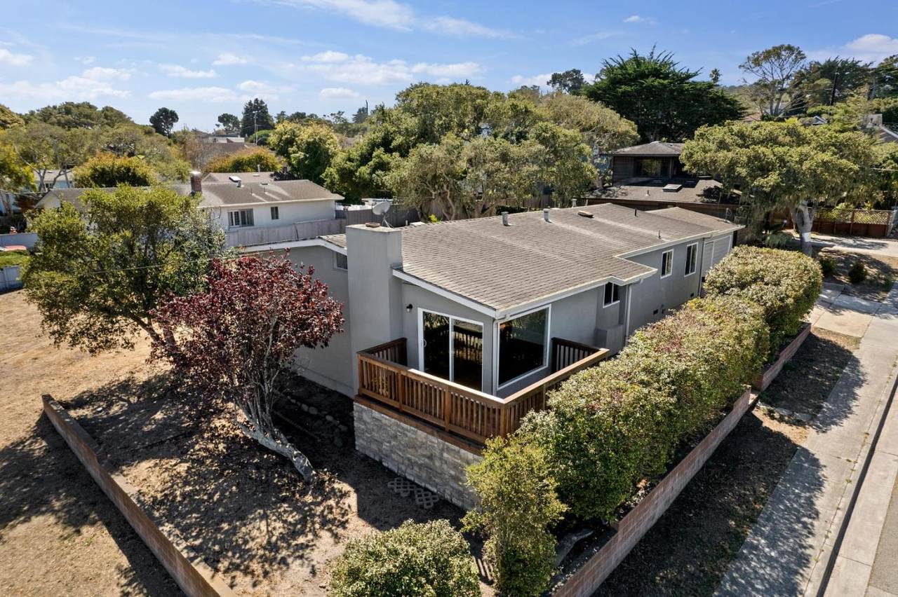 1121 Prescott Ave - Photo 1