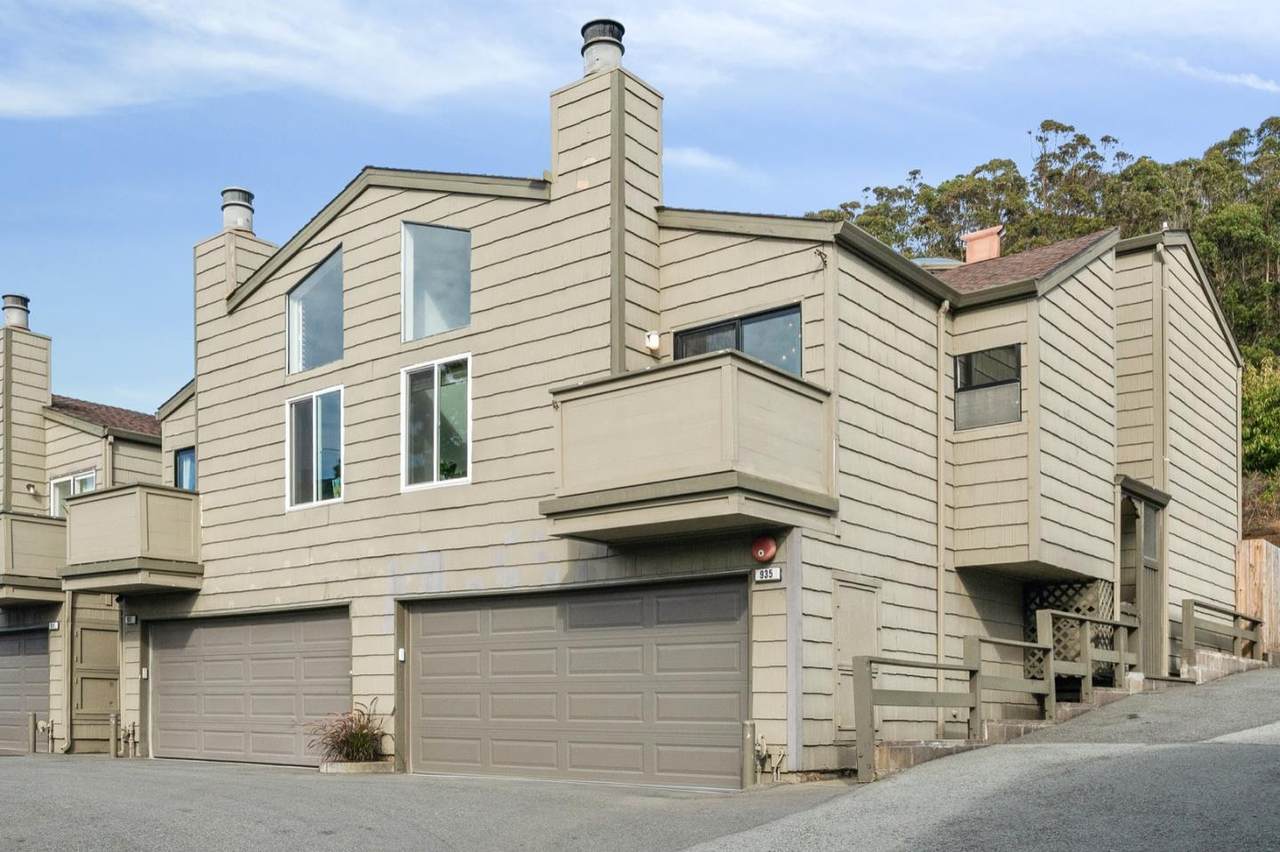 935 Linda Mar Blvd - Photo 1