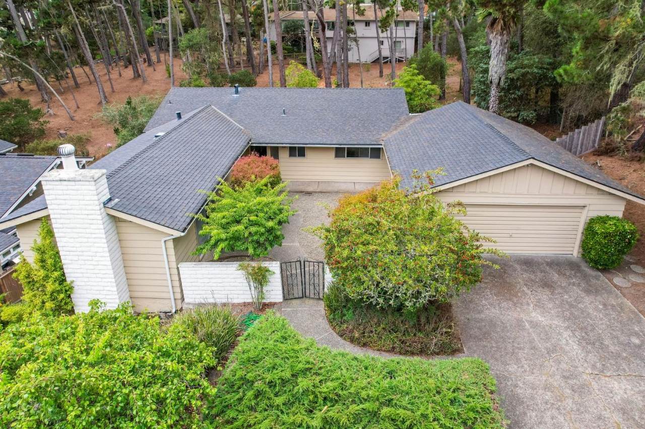 2 Wyndemere Way - Photo 1