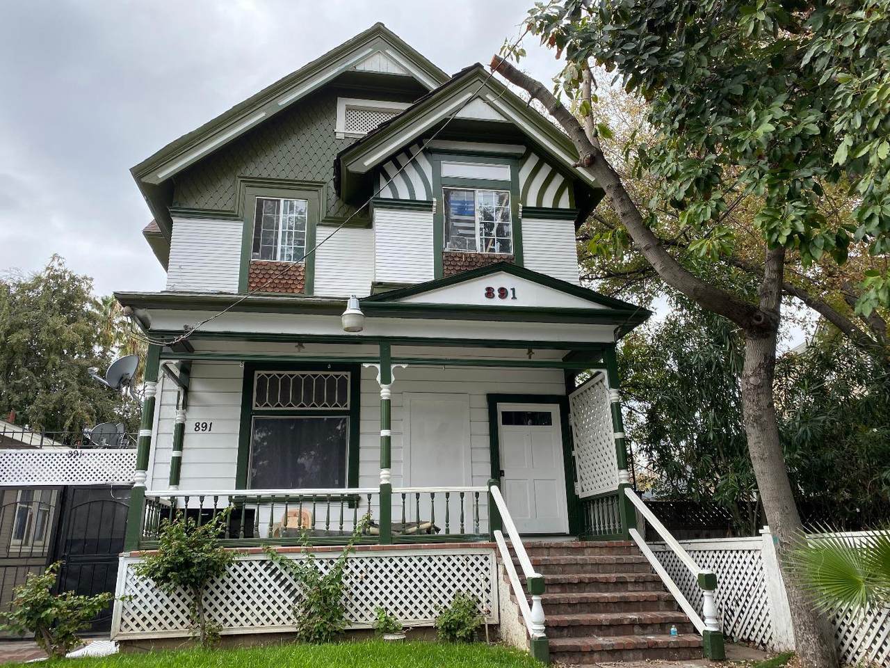 891 3rd St - Photo 1