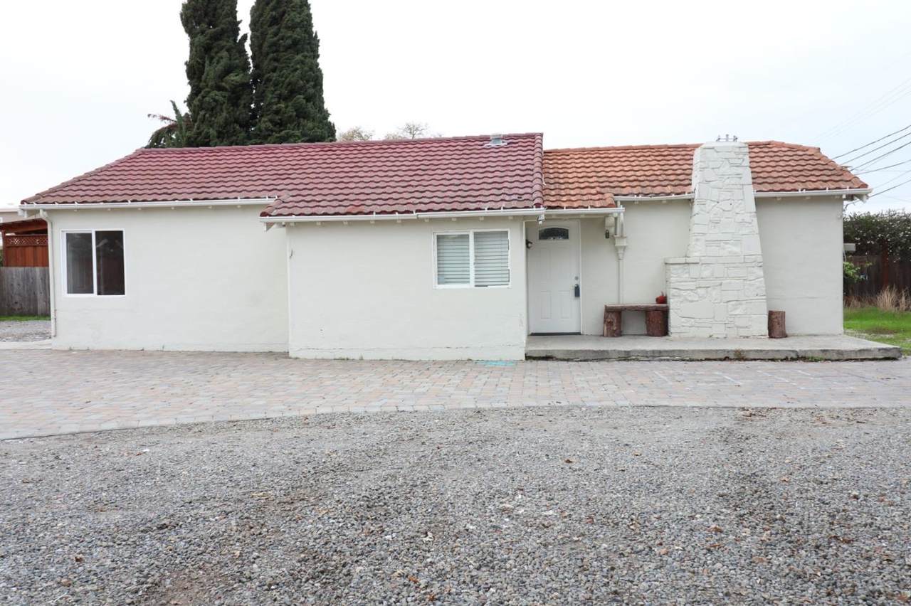 2950 Curtis Ave - Photo 1