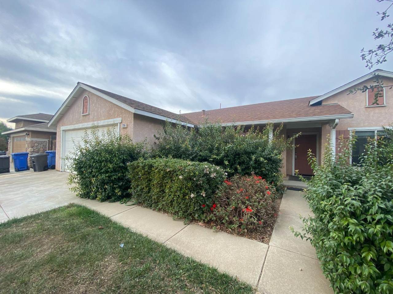 729 Hereford Dr - Photo 1