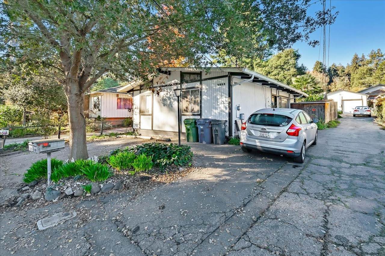 5855 Valley Dr - Photo 1
