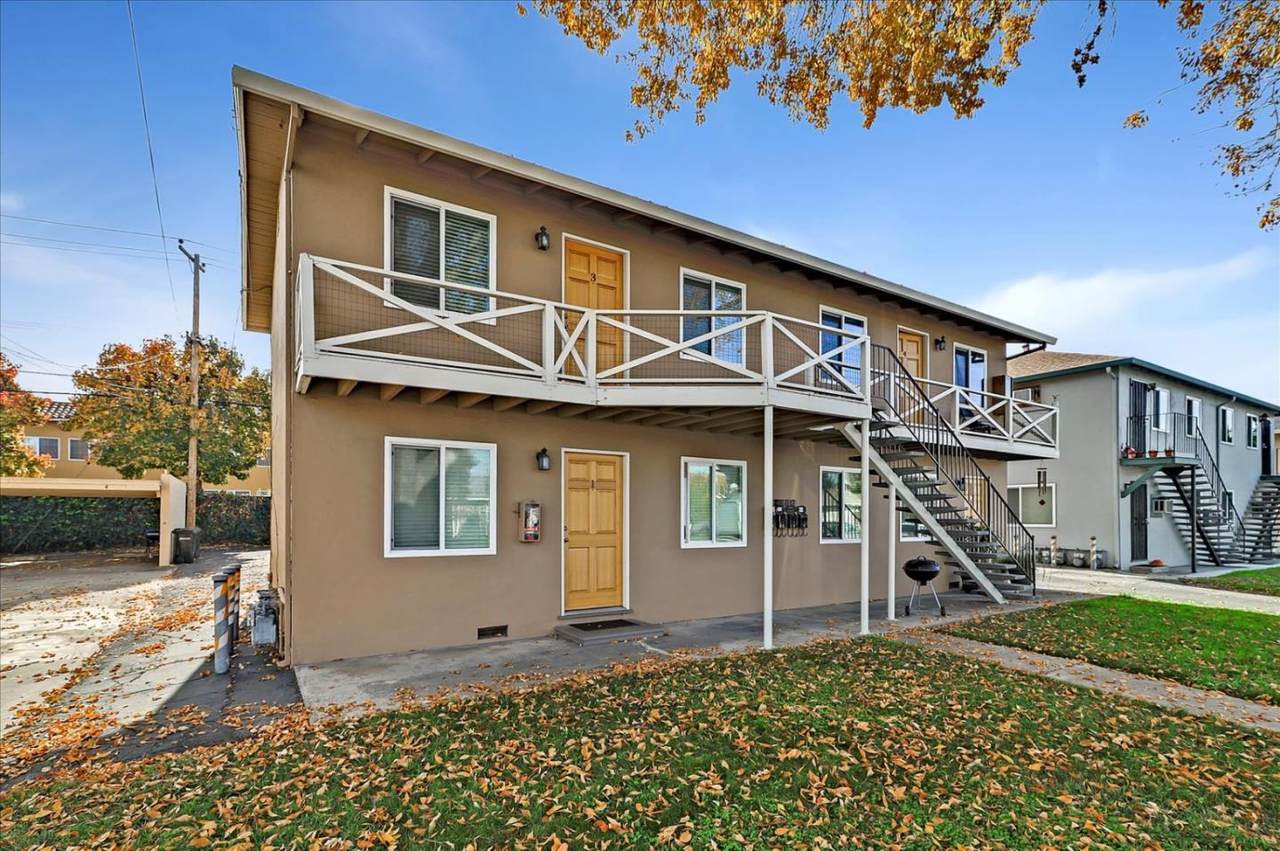 2550 Robinson Ave - Photo 1