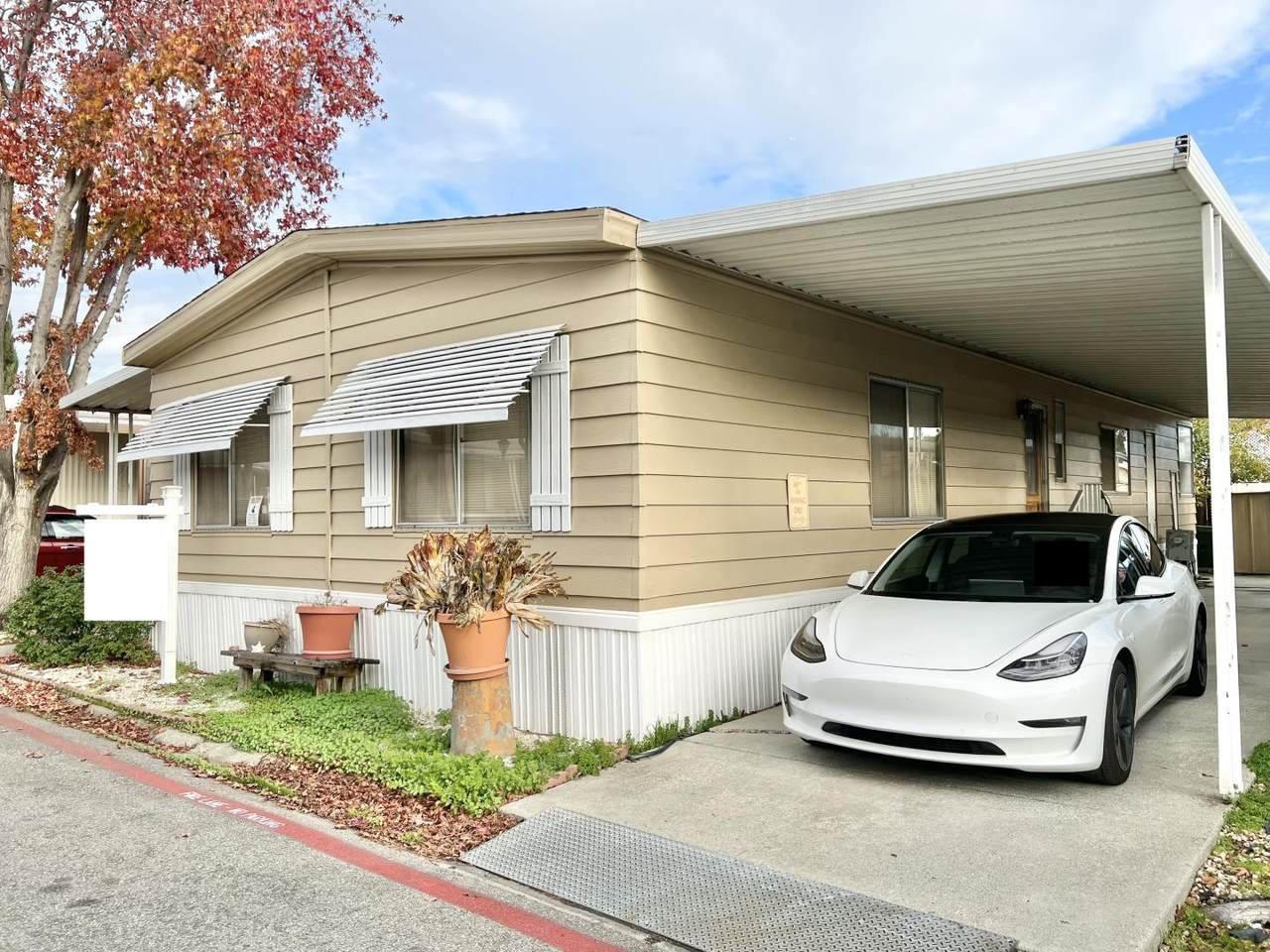 325 Los Encinos Dr 325 - Photo 1