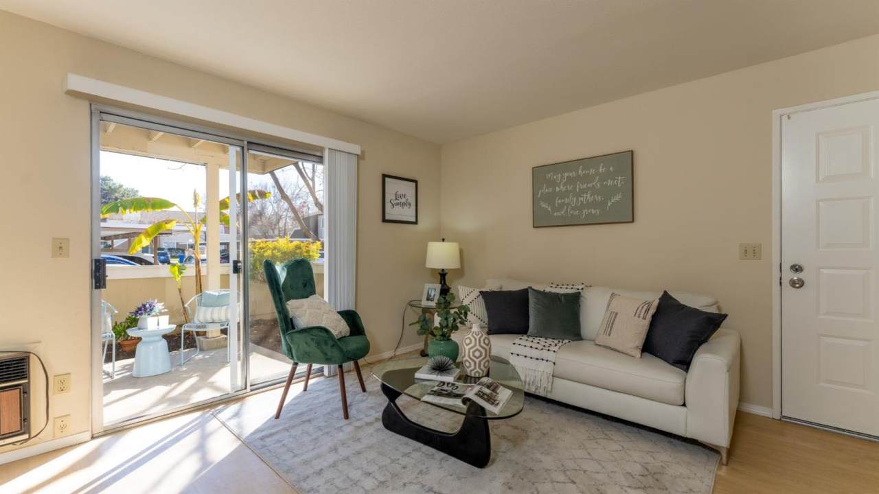 1071 Tekman Dr - Photo 1