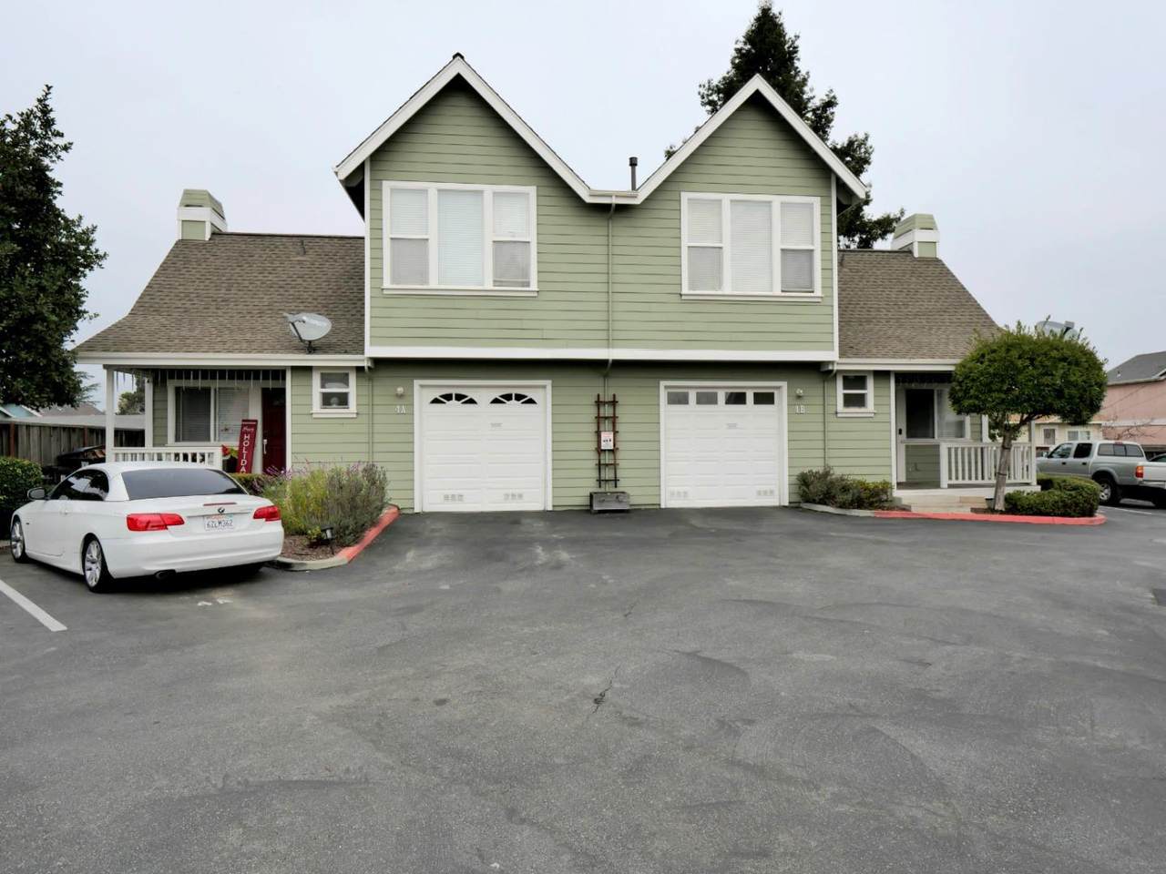 4 Holly Dr B - Photo 1
