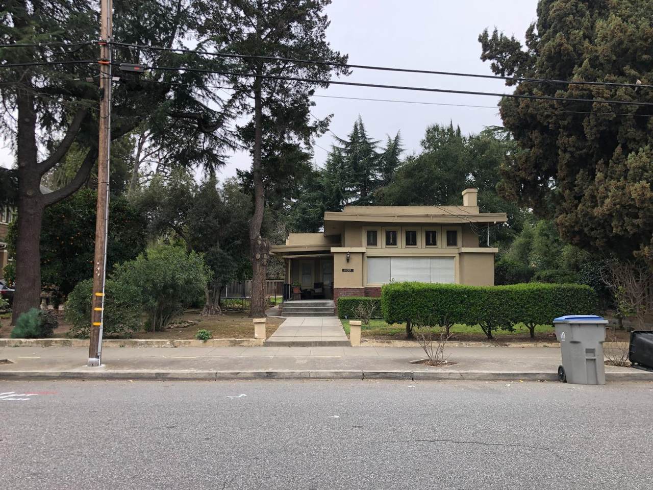 1439 Newport Ave - Photo 1