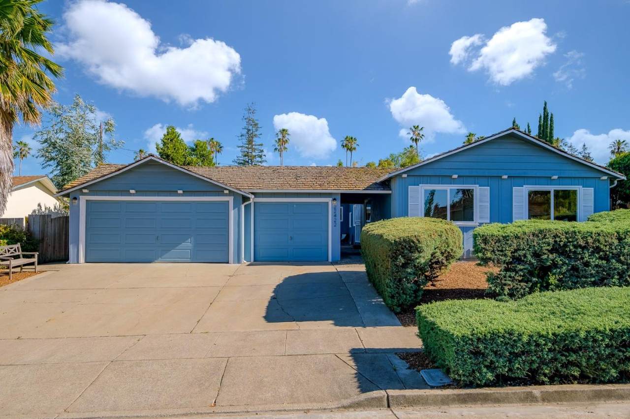 22422 Walnut Cir - Photo 1