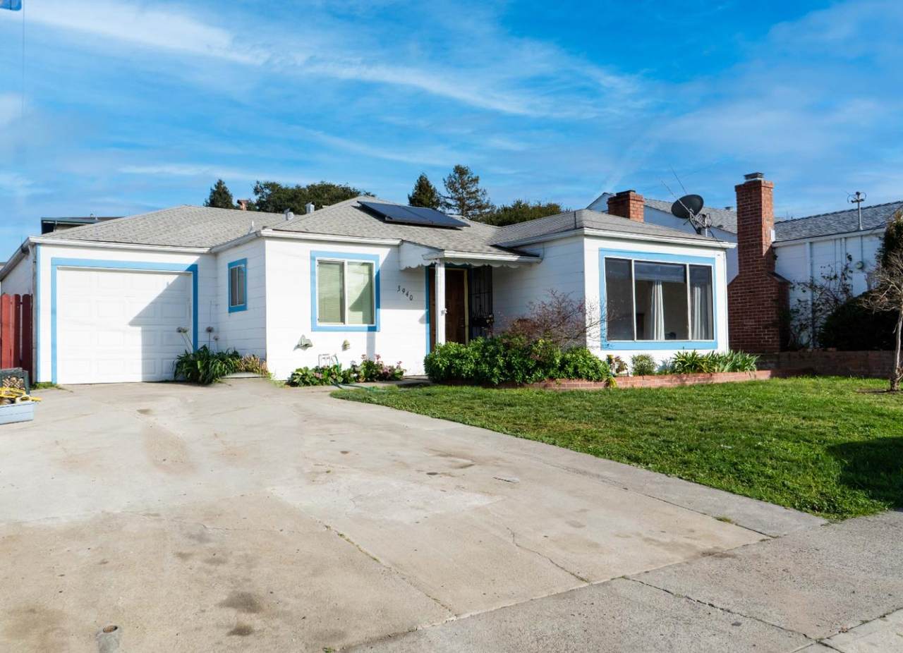 3940 Harmon Rd - Photo 1