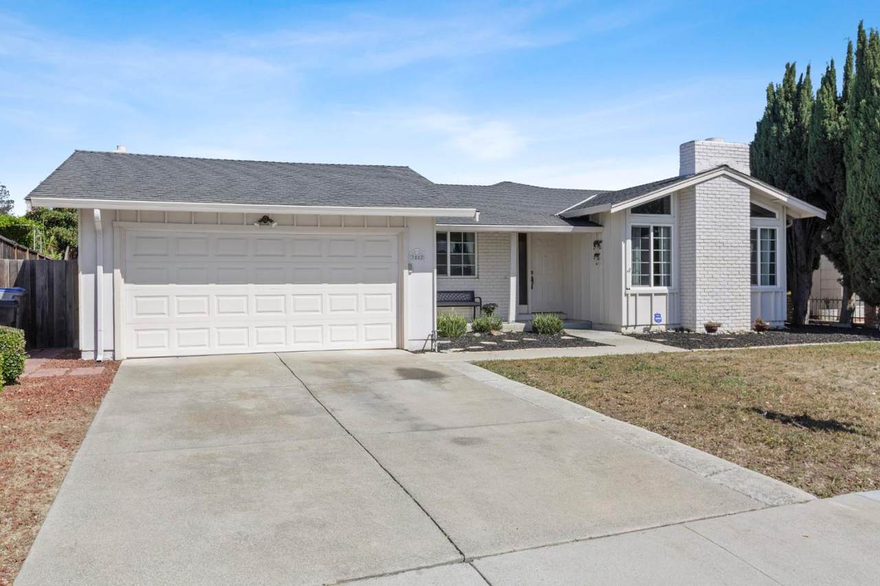 3882 Glengrove Way - Photo 1