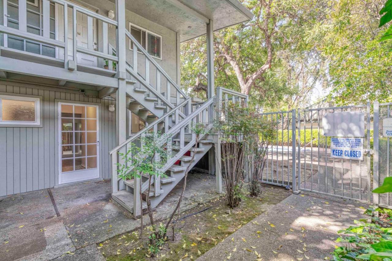2047 Montecito Ave 33 - Photo 1