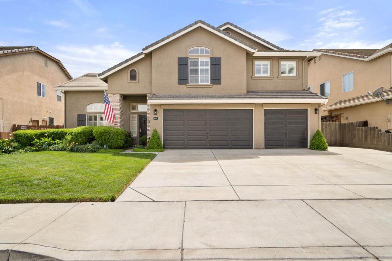 1637 Tulip Ct - Photo 1