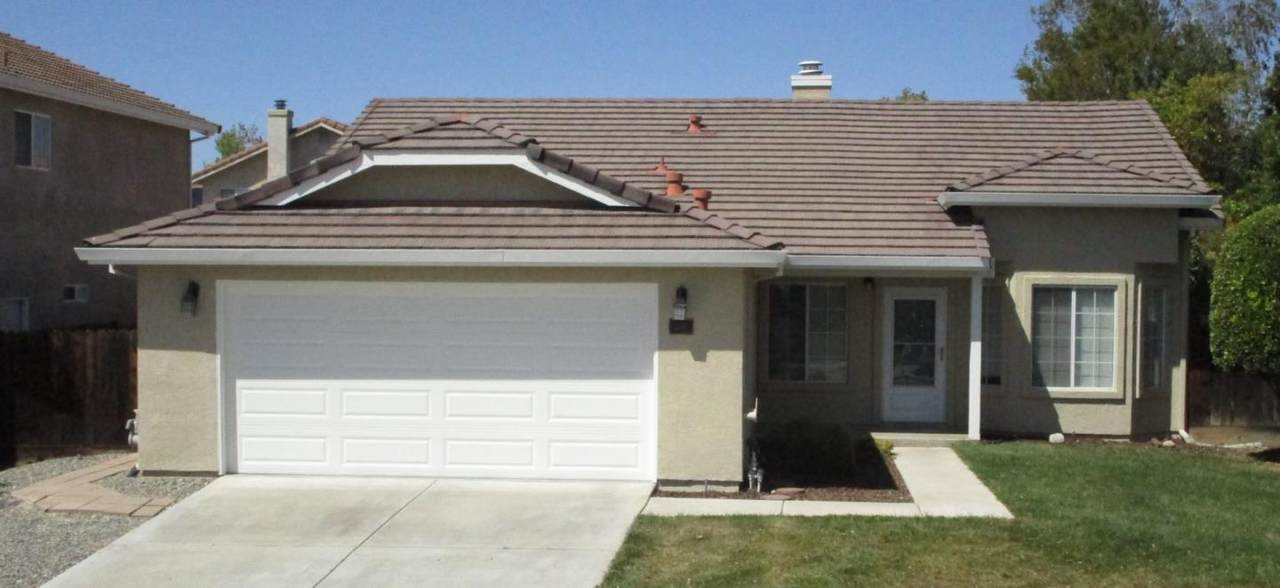 2110 Spruce Dr - Photo 1