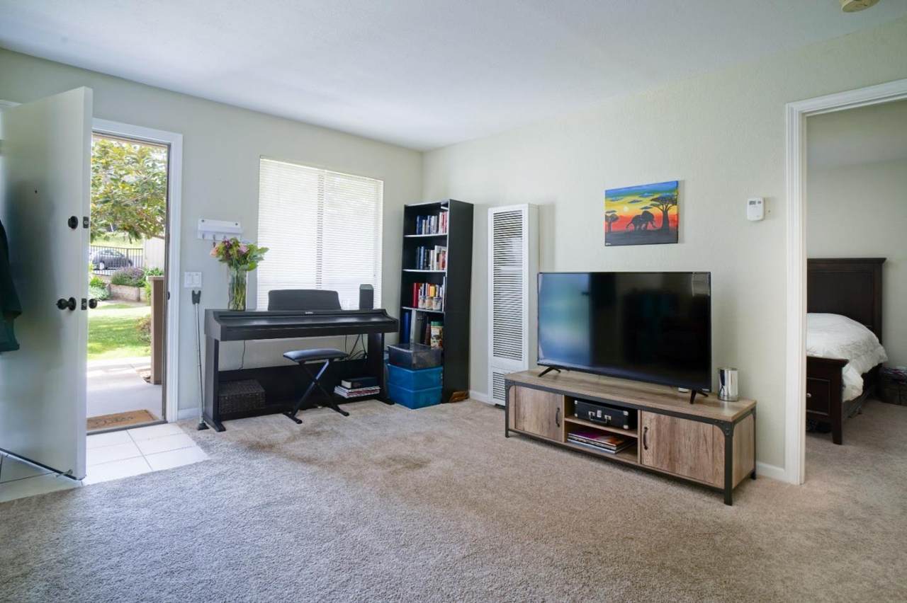 820 Casanova Ave 3 - Photo 1