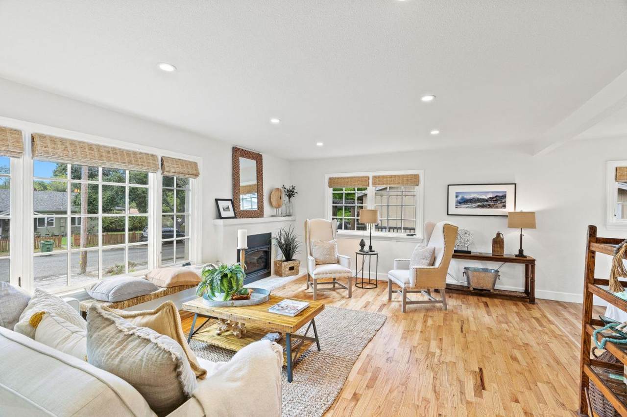 21 Blake Ave - Photo 1
