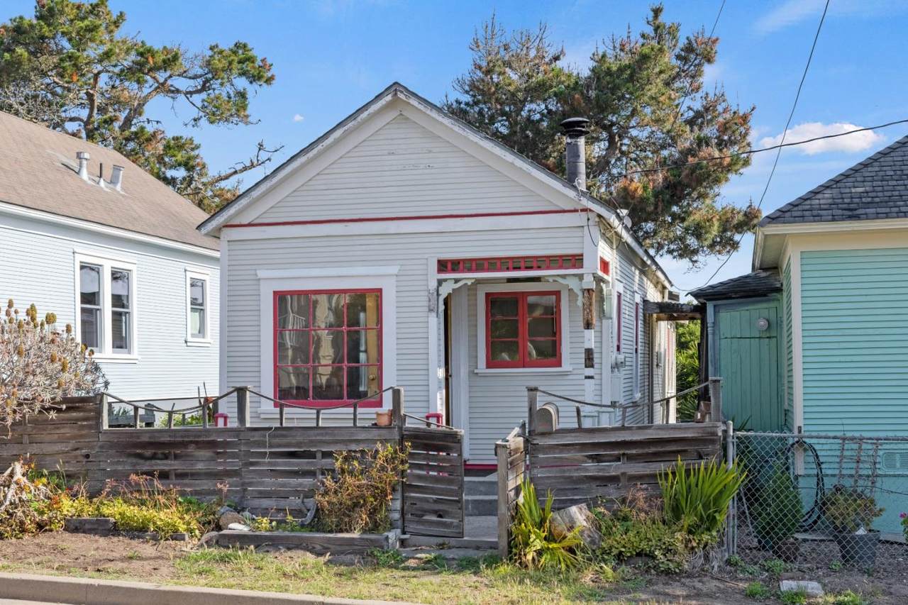 348 Laurel Ave - Photo 1