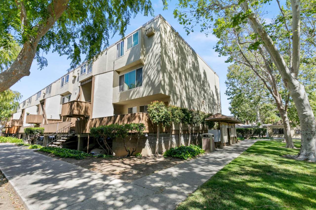 460 Auburn Way 22 - Photo 1