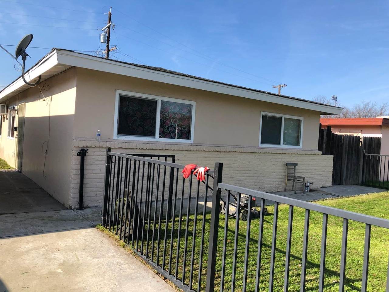 4129 Pershing Ave - Photo 1