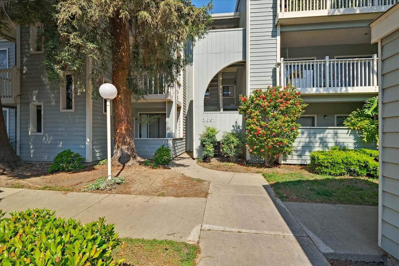3651 Knollwood Ter 112 - Photo 1