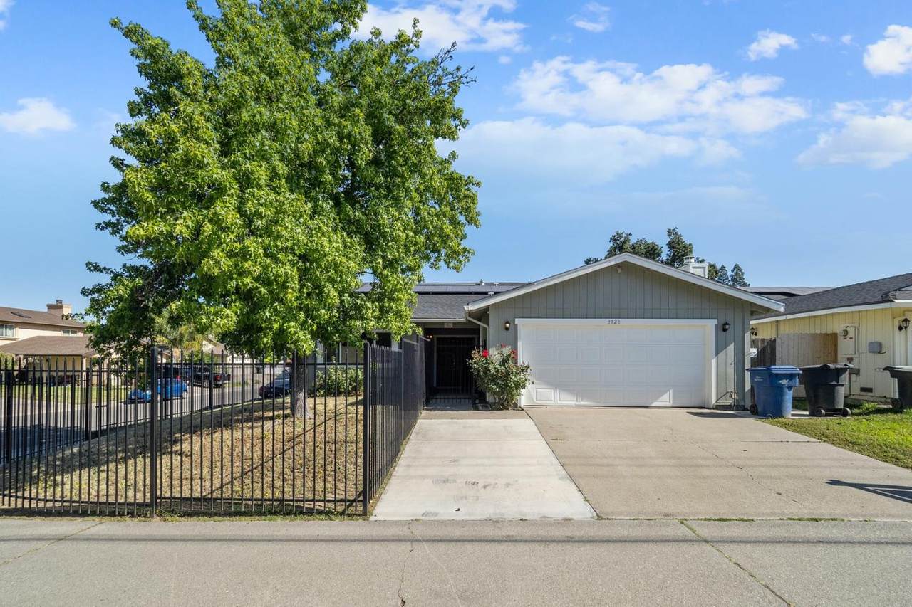 3923 Myrtle Ave - Photo 1