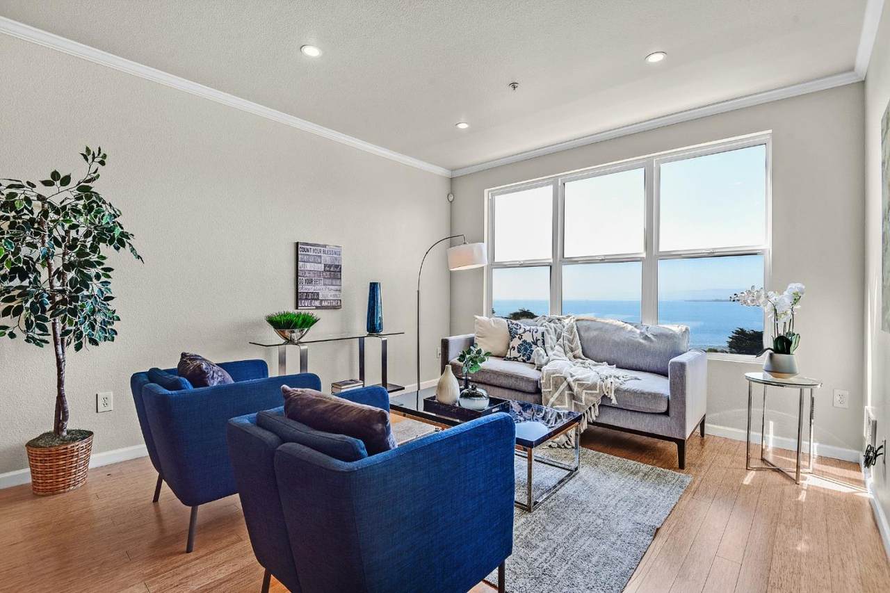 1 Crescent Way 1208 - Photo 1