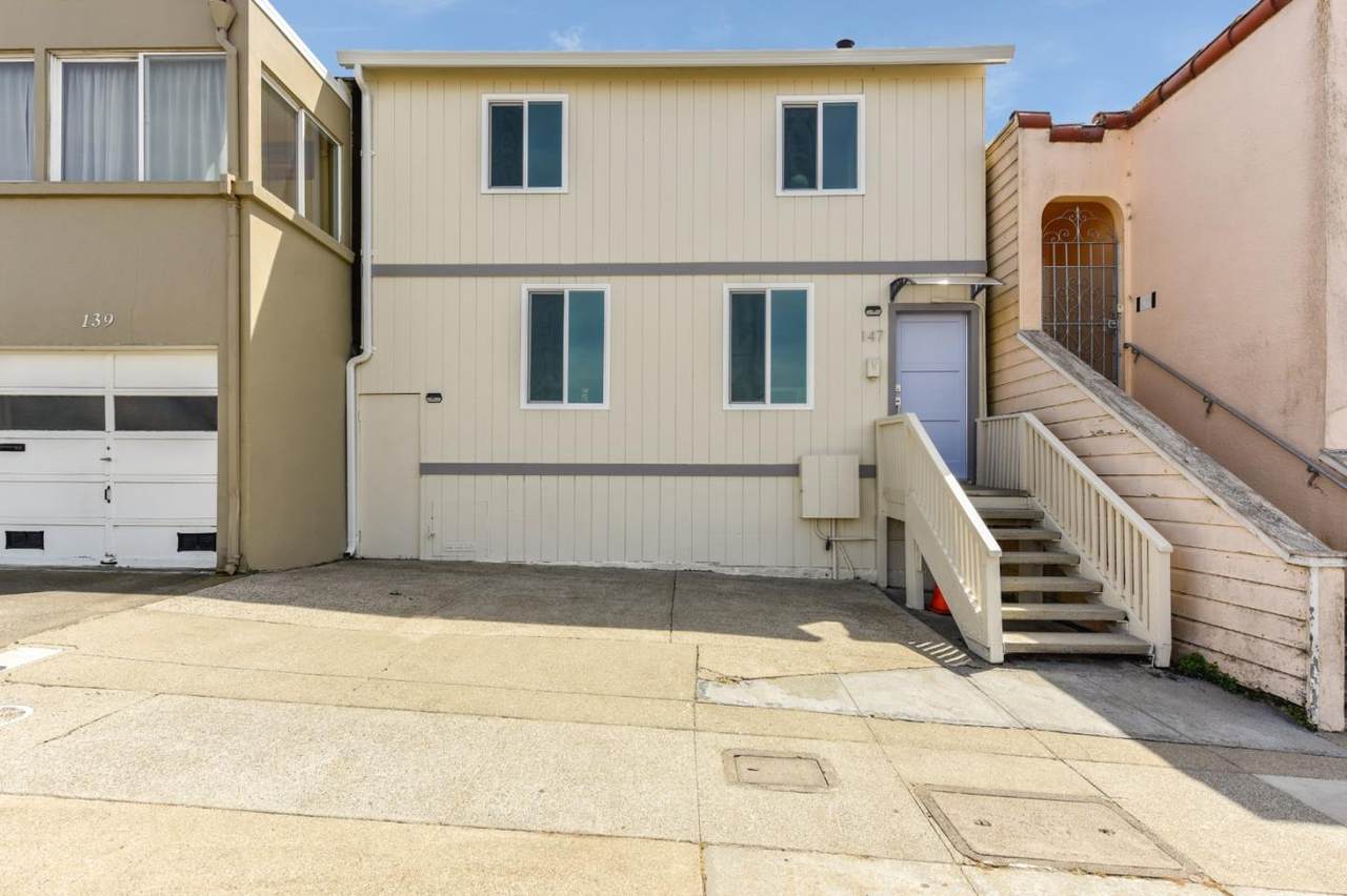 147 Knowles Ave - Photo 1
