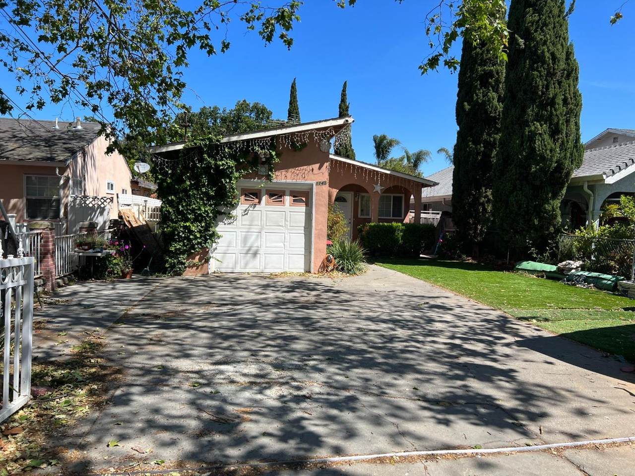 1145 Bay Rd - Photo 1