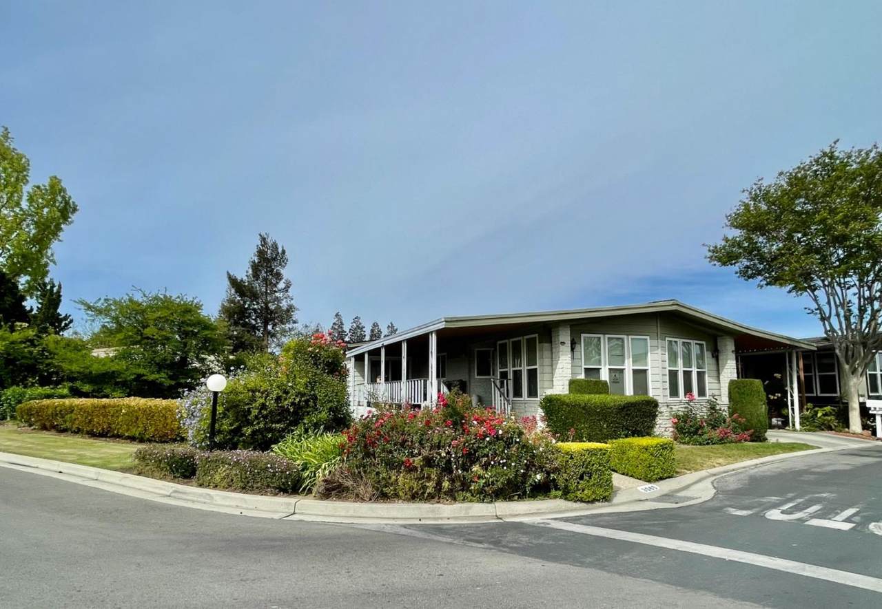 3065 Oakbridge Dr 3065 - Photo 1