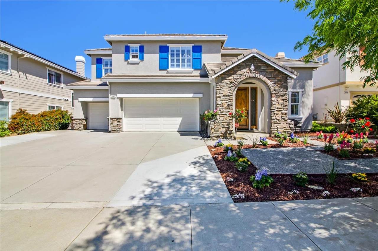 3041 Oliver Dr - Photo 1
